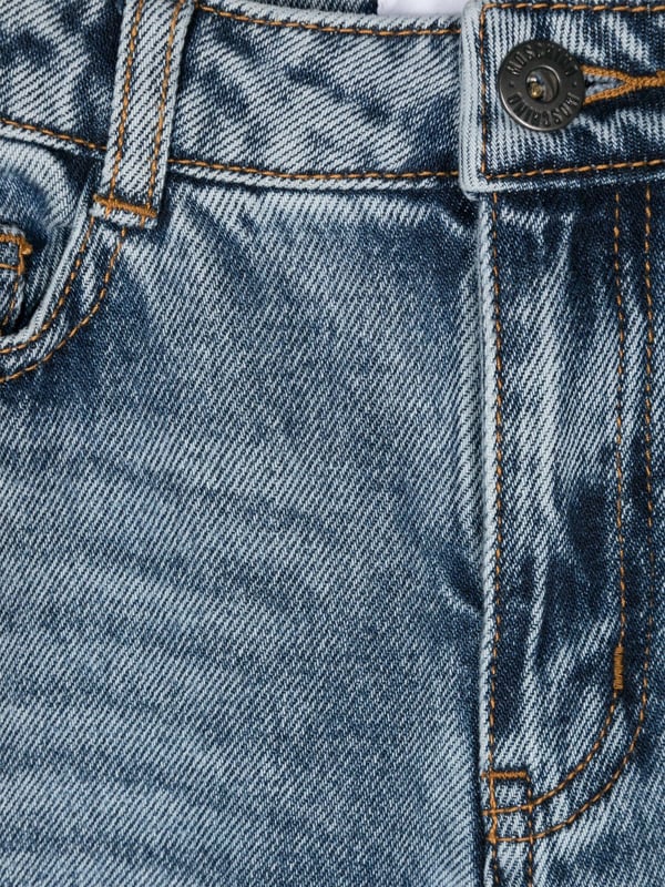 Italian fashion House Moschino depict energy and precision into their fun-filled abstracts. These sky blue vintage jeans are engineered in beautiful high quality. They showcase a five-pocket design with an embroidered logo on the back. Zip and Button Waist With Belt Loops Straight Leg  100% Cotton