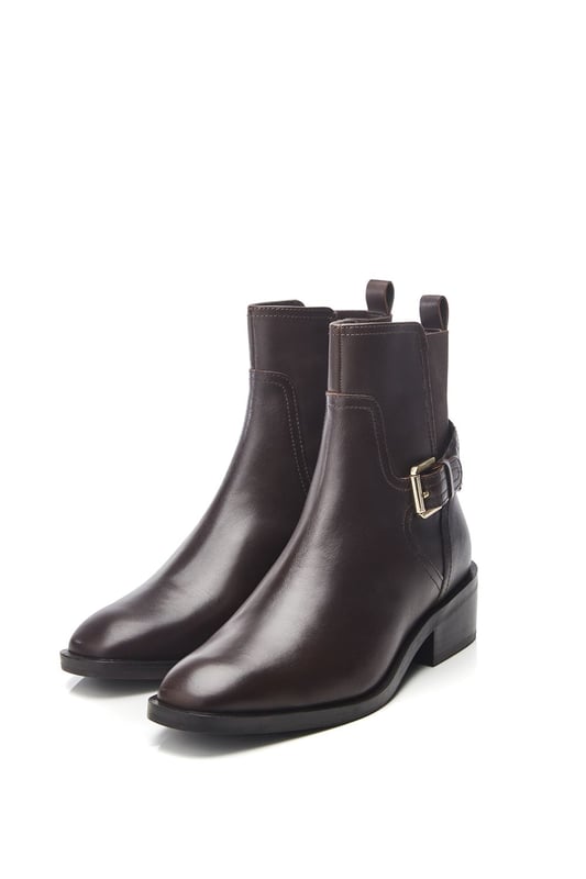 Curate your shoe collection with Cellia. Complete with quilted detail to add a touch of texture to your look - this smart ankle boot will pair perfectly with a wide range of outfits. The faux fur lining and leather sock ensure the boot feels as good as it looks, whilst the inside zip allows for effortless foot entry.