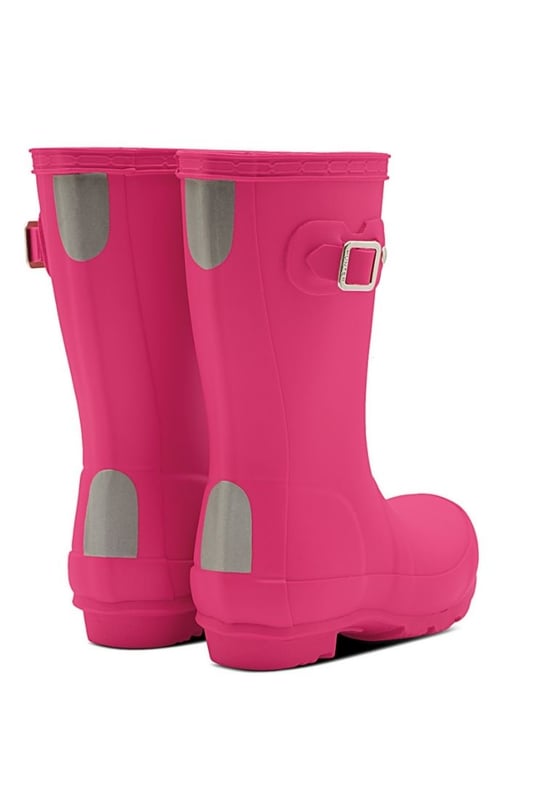 A mini version of the iconic Original Tall Boot, the Original Little Kids Wellington is a dream for tiny feet. This boot is handcrafted from natural rubber. Designed for adventures, our specialised kids wellies are highly resistant to wear and abrasion with a polyester lining for comfort. Reflective patches and the Hunter Original tread offer added safety so you can be confident letting them take on the elements whatever the weather.

We recommend that all Hunter boots be worn with socks to protect the wearer's skin from contact with rubber.

 

Waterproof
Handcrafted
Polyester lining
Rubber outsole with Hunter Original tread pattern
Crafted from natural vulcanised rubber with matte finish