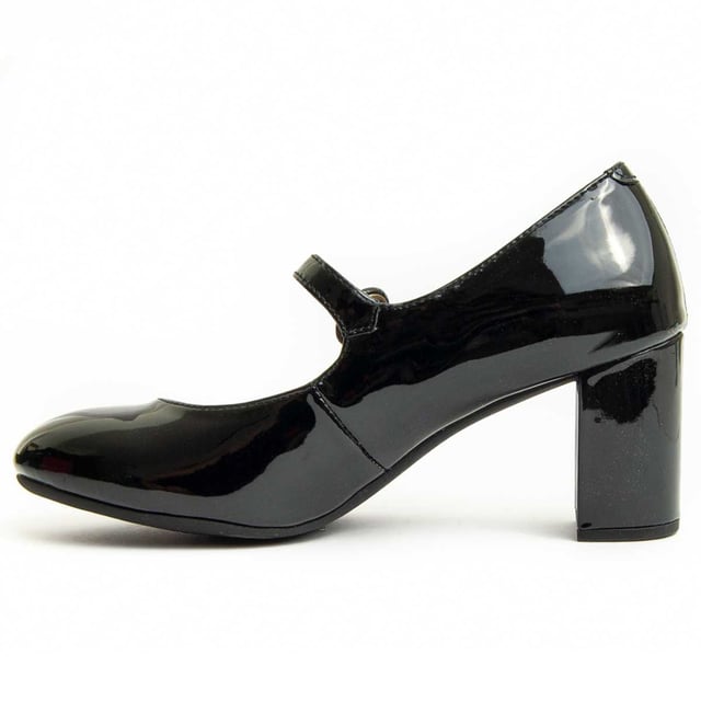 Hakken voor vrouwen. Comfortabele pasvorm. Gemaakt van veganistische materialen. Geproduced door andere merken voor ons merk. Approximate maat: 7 cm hak.