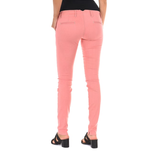 Long pants. 
 Pink colour 
 Belt loops. 
 Button and zip closure on the front. 
 Two pockets on the front. 
 Two fake pockets on the back. 
 Narrow cut hem. 
 Stretch fabric. 
 Matching seams. 

 Composition: 
 - 58% Cotton - 20% Polyester - 20% Viscose - 2% Elastane. 

 Washing instructions: 
 - Wash maximum at 40ºC. 
 - Iron at medium temperature. max. 110ºC. 
 - Lets you use a dryer. 
 - Do not use bleach. 
 - Does not support dry cleaning. 

 Composition: 58% Cotton, 20% Polyester, 2% Elastane, 20% Viscose
 Care:
- Wash maximum at 40ºC.
 - Iron at medium temperature. max. 110ºC.
 - Allows you to use a dryer.
 - Do not use bleach.
 - Does not support dry cleaning.