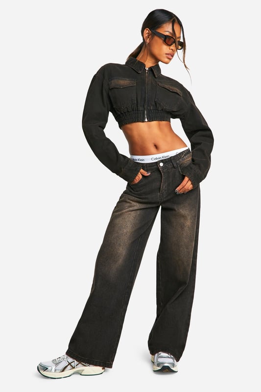 Perfect for a new season update, the wide leg jean is your chance to make an effortless fashion statement when it comes to denim-led outfits. Anything but basic, our high waisted wide leg jeans are made from rigid denim, making them the perfect quality jean for day-to-day 'fits. Step out in retro-inspired wide jeans teamed with a basic white tee and oversized blazer for a look that brings vibes to all your plans. You in a wide leg... we can see it already.Style: Wide Leg JeansFabric: Rigid Denim