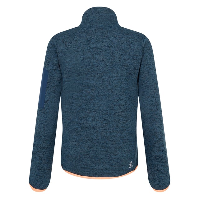 Gewebetechnik: isolierend. Recyceltes Polyester. Gewebe: Weiche Haptik. Design: Kontrast-Besatz, Logo, Unifarben. Durchgehender Reißverschluss. Passform: Anliegende Passform. Taschenart: Zwei Seitentaschen, Eine Tasche am Ärmel, Reißverschluss. Hoch geschnitten. Langärmlig. Bündchen: Mit Stretch. Saum: Mit Stretch. 32 DE: 76,2 cm. 34 DE: 81,28 cm. 36 DE: 86,36 cm. 38 DE: 90,17 cm. 40 DE: 96,52 cm. 46 DE: 112 cm. 44 DE: 107 cm. 42 DE: 102 cm.