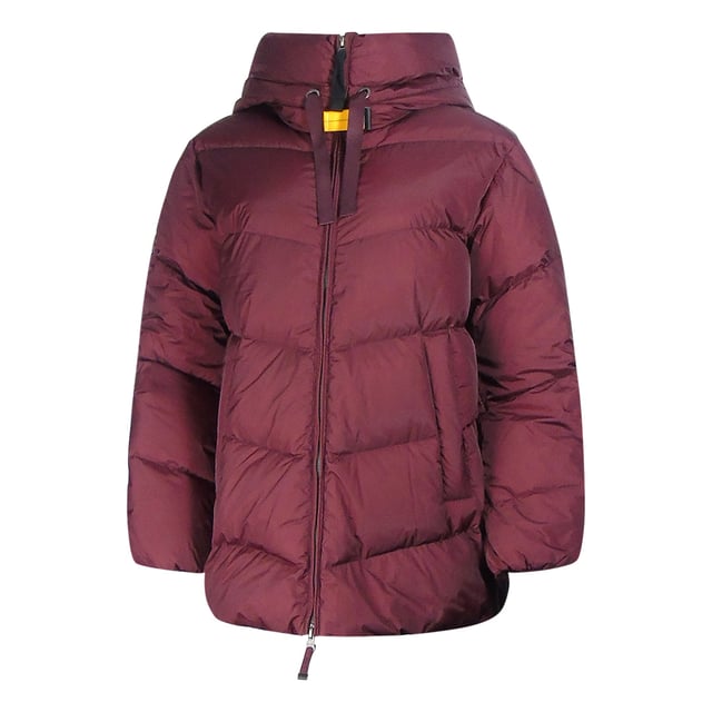 Stay warm and stylish in the Parajumpers Red Jacket. This luxurious coat is crafted with lightweight, insulated fabric that retains heat and protects against the elements. Don't sacrifice style for comfort - make a statement!, Filling: 90% Duck Down, 10% Duck Feathers, Upper Material: 100% Polyamide, Regular Fit, Zip Closure, Red, Down Jacket, Burgundy Coat