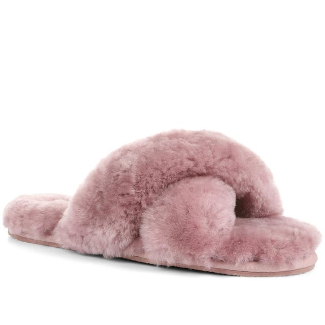 Our Dory slippers are primed for duvet days and WFH days. Crafted in luxuriously soft sheepskin both inside and out, Dory offers unmatched and all-encompassing comfort. Made for comfortable and elegant wear around the house, the fluffy slippers are based on a lightweight and flexible sole. You'll find yourself reaching for Dory as soon as you step through the front door.