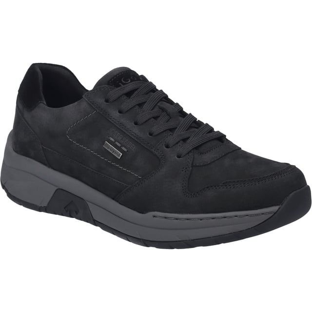 Ontdek elegantie en ongeëvenaard comfort met de Mitchell 50, een uitstekende schoen van JOSEF SEIBEL. Deze herenschoen in diepzwart straalt een tijdloze elegantie uit die perfect is voor zowel ontspannen alledaagse kleding als casual gelegenheden. De Mitchell 50 is meer dan alleen een sportschoen; het is een eerbetoon aan het vakmanschap en de aandacht voor detail die JOSEF SEIBEL al generaties lang kenmerken. Het bovenmateriaal van het fijnste nubuck rundleer geeft de schoen niet alleen een verfijnde look, maar staat ook garant voor duurzaamheid en robuustheid. Met de innovatieve MultiFit technologie en comfortabele wijdte H biedt de schoen een aanpasbare pasvorm, ideaal voor bredere voeten. De zool, een combinatie van EVA en rubber, is niet alleen resistent en duurzaam, maar ook licht en flexibel, wat het comfort aanzienlijk verhoogt. Het licht gestructureerde profiel zorgt voor optimale grip bij tal van buitenactiviteiten. De Mitchell 50 is waterafstotend en heeft een vetersluiting, waardoor het de ideale metgezel is voor elke vrijetijdsactiviteit. Of het nu gaat om een wandeling in het park of een ontspannen middag in de stad, deze schoen ondersteunt elke stap. De Strobel-constructie bevordert de stabiliteit en draagt bij aan een verbeterd loopgevoel. Met de Mitchell 50 richt JOSEF SEIBEL zich op slow fashion - een bewuste keuze tegen fast fashion ten gunste van duurzame en hoogwaardige schoenenproductie. Met deze sneaker koop je niet zomaar een schoen, maar een stukje vakmanschap dat bij elke stap het verschil maakt.