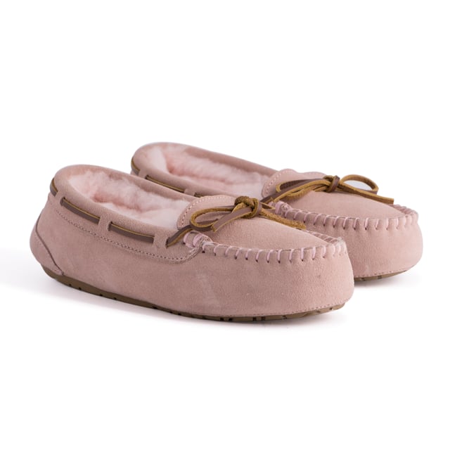 Cosy moccasin you will never want to take off your feet
Plush premium Australian sheepskin lining
Leather suede upper - Water Resistant
Full Australian sheepskin insole
Fine craftsmanship
Light weight EVA outsole - soft and extra cushioning

Sheepskin breathes allowing feet to stay warm in winter and cool in summer
100% brand new and high quality, comes in a branded box, suitable for gift