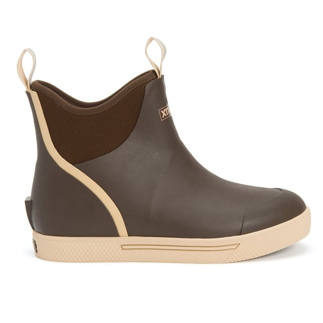 The commercial grade version of the Ankle Deck Boot with a wider fit for superior comfort. With a durable upper, an EVA/PU insole for comfort and an oil resistant, SRC-rated outsole for the best traction available.