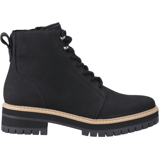 The Wylder boot makes casual look good! A lace-up style boot with water-resistant uppers and rubber lug outsole for traction will have you taking on the day confidently.