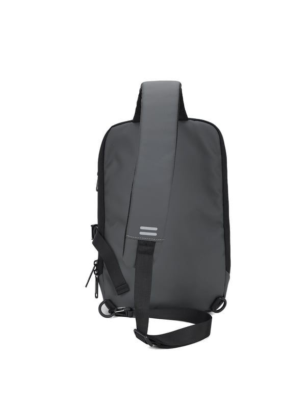 Unisex Crossbody tas met ritssluiting. Multifunctionele zakken, binnenzakken. twee met externe zakken met ritssluiting. verstelbaar in stoffen schouderband. ontbrekend handvat. binnenste compartimenten. CrossbodytasUnisex extern materiaal gevoerd met polyester binnenkant. Afmetingen: 20x10x32 cm. Modeproduct