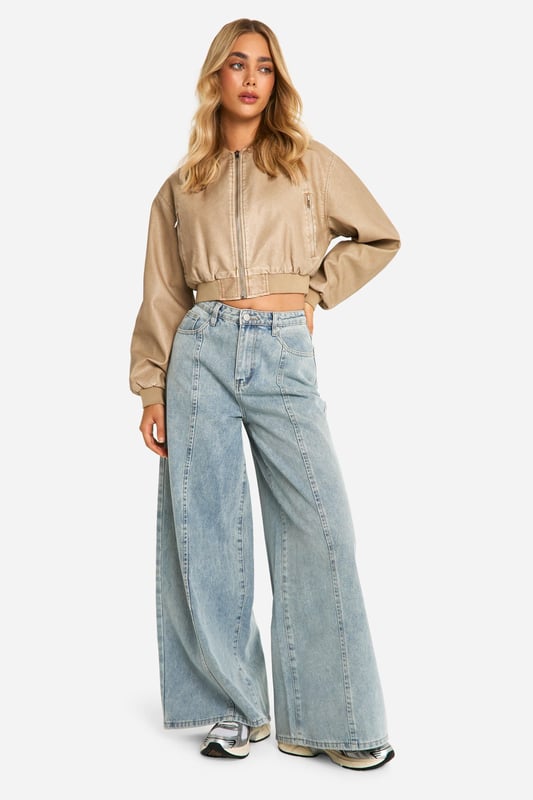 Seam Detail Extreme Wide Leg Denim Jeans Perfect for a new season update, the wide leg jean is your chance to make an effortless fashion statement when it comes to denim-led outfits. Anything but basic, our high waisted wide leg jeans are made from rigid denim, making them the perfect quality jean for day-to-day 'fits. Step out in retro-inspired wide jeans teamed with a basic white tee and oversized blazer for a look that brings vibes to all your plans. You in a wide leg... we can see it already.Style: Wide Leg JeansFabric: Cotton