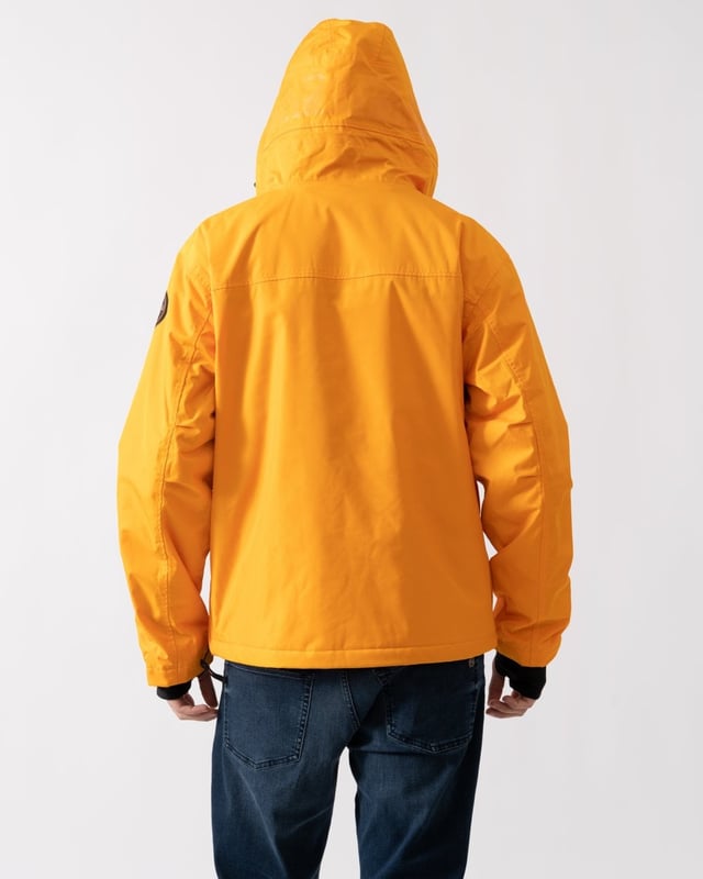The embodiment of Napapijri's heritage, the Rainforest has been keeping people warm and sleek since 1995. The beloved anorak returns with new rubber branding, a double-zip fastening, ventilation eyelets and an adjustable hem and hood. It's built for the outdoors with breathable, water-resistant fabric and down-free, recycled padding insulation that provides lightweight warmth in cold weather.

Anorak
Waterproof fabric: 3000Mmh20 (suitable for light rain and snow)
Breathable fabric: MVP 3000G/m2-24 hour
Critically taped seams
Side zip fastening
Advanced hood regulation
Ventilation eyelets
Inner cuffs
Adjustable hem
Additional inner collar opening
Patches
Printed details

Main fabric: 100% Recycled PolyesterLining: 100% Recycled PolyesterPadding: Comfortemp® Padding 100% Recycled Polyester
NA4IB9
 