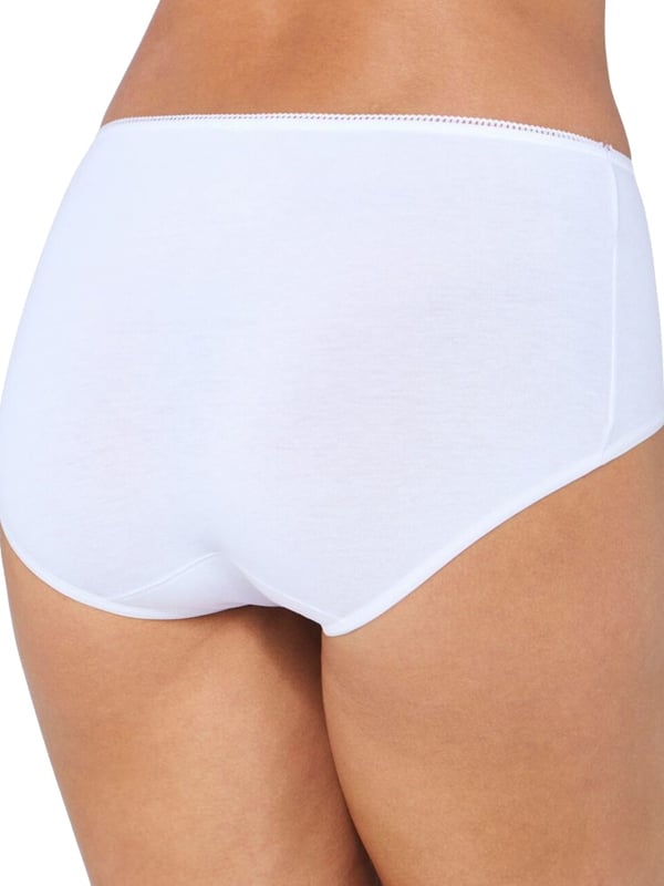 Sloggi 24/7 Cotton Midi brief in White. With wider side parts, a low cut and flat seams. Product is made of 96% Cotton, 4% Elastane and is machine washable.