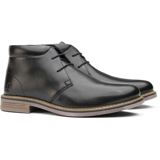 Botas negras Chatham Marine Buckland para hombre, fabricadas en piel y suela de goma. Incluyen: cuello acolchado, marca Chatham en relieve y plantilla acolchada.