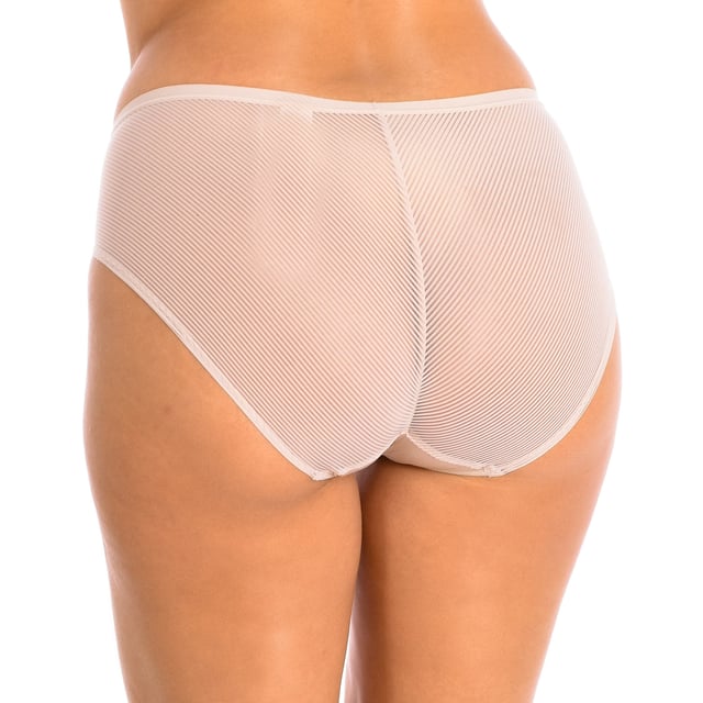 Invisible panty Janira.
 High waist.
 Beige
 Tonal elastic waistband.
 It has a very soft and ultra-fine touch, it is enveloping and silky, almost impalpable, to achieve the desired effect, very comfortable. Pick up and hold well.

 Composition: 76% Polyamide, 24% Elastane.

 Wash at a maximum temperature of 30º.
 - Do not bleach.
 - Do not use dryer.
 - Do not iron.
 - Do not dry clean.
 Composition: 76% Polyamide, 24% Elastane.
 Care:
Wash at a maximum temperature of 30º.
 - Do not use bleach.
 - Do not use dryer.
 - Do not iron.
 - Do not dry clean.