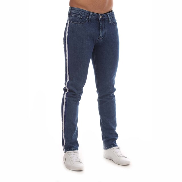 J06 Slim-Fit Jeans.- Slim fit.- Brand logo.- Zip fastening.- Belt loops.- 5 pocket style.- 99% cotton  1% elastane.- Ref: 3H1J061DC90941