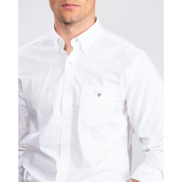 Mens Broadcloth Shirt in White.- The bestselling cotton broadcloth shirt. This regular fit shirt features our signature button-down collar  the locker loop and boxpleat at the back  and a classic shield logo embroidered at the chest.- Cotton 100%