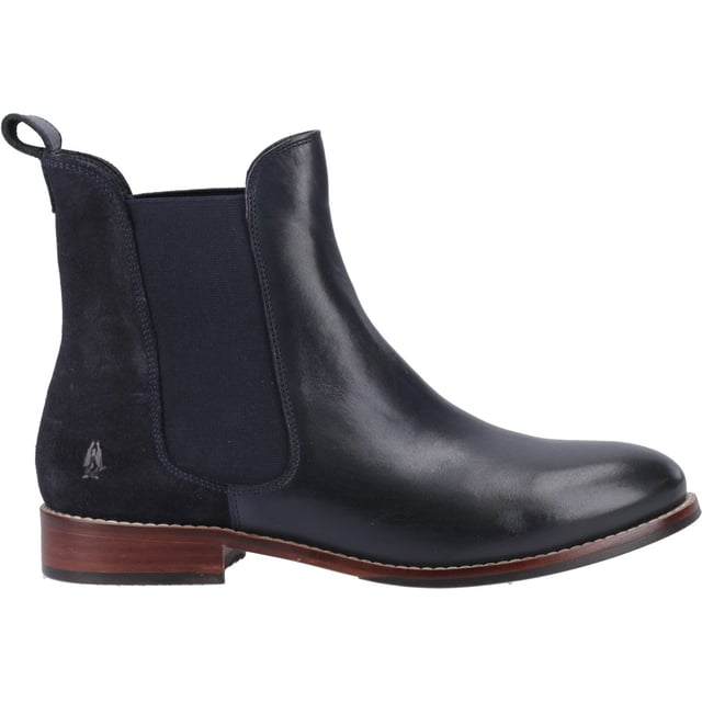 Hush Puppies Colette Wildleder Damen Navy Stiefel Eine großartige, trendige Wahl für jeden Tag, aber im klassischen Chelsea-Stiefel-Stil. Dank des bequemen Textilfutters und der Innenausstattung aus Memory-Schaumstoff bleiben Sie in unserem Colette-Stiefel komfortabel.
