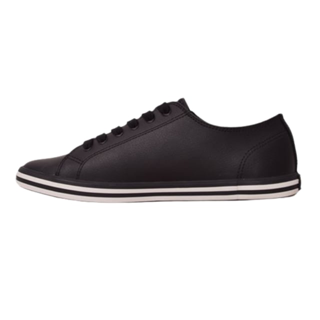Fred Perry Kingston lederen B7163 184 herensneakers. Zwarte Fred Perry-sneakers. Stijl: B7163 184. 100% leer. Sneakers met vetersluiting. Merkbadge aan de zijkant van de schoen