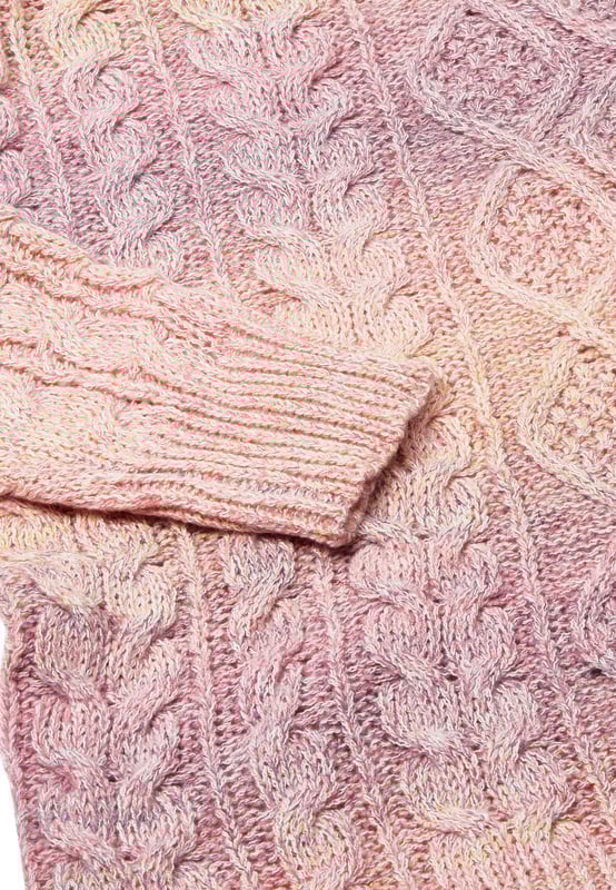 De zachte trui van myMo is voorzien van een trendy kabel- en structuurbreisel. De grofgebreide trui heeft een casual snit, verlaagde schouders en brede geribde manchetten.  Pullover trui