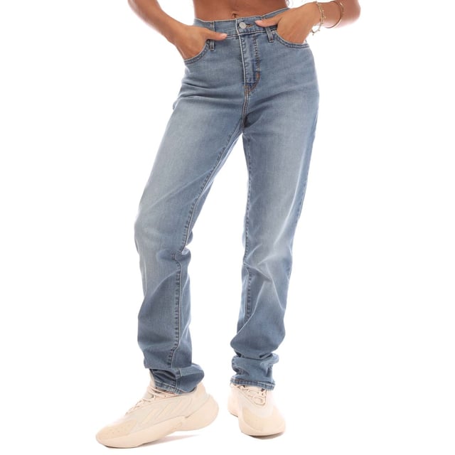 Womens Levis 312 Shaping Slim Performance Cool Jeans in denim.- 5-pocket construction. - Zip fly and button fastening.- Branded leather patch at rear waist.- Belt loops.- Smoothing tummy panel.- Shapes through the hip and thigh.- 76% Cotton  23% Polyester  1% Elastane.- Ref: 196270225