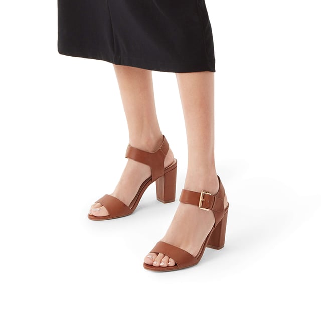 Carvela hotsell sadie tan