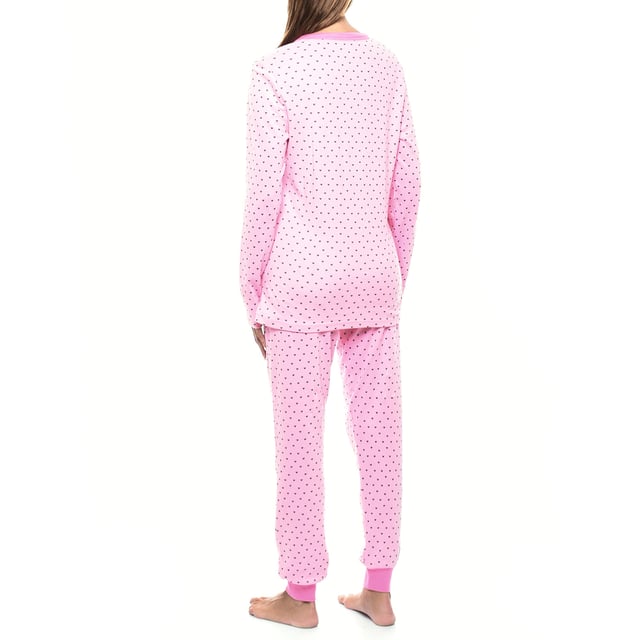Kisses&Love women's winter pajamas. Top quality winter pajamas!

 The women's pajamas combine a long-sleeved round-neck T-shirt and long pants.
 Made of soft and breathable materials, it ensures comfort throughout the night.
 Ideal for autumn/winter, this set offers a perfect balance between style and comfort for a restful night's sleep.

 Exclusive designs and a variety of prints: Women's winter pajamas are available in a wide range of exclusive designs and prints, allowing you to choose from different styles that reflect your personality and taste. From prints to stripes, each pajama offers a unique and special touch.

 Easy Care & Durability: Made from durable cotton, the women's pajamas are easy to machine wash and maintain their softness, color, and shape wash after wash. This easy maintenance ensures that the pajamas remain a favorite item in your wardrobe, offering durability and practicality over time, especially during the colder seasons.

 Women's winter pajamas, the perfect gift for Mother's Day, anniversary, Christmas, New Year, birthday, and much more!

 Choose style, quality and comfort with Kisses&Love!
 Composition: 100% Cotton
 Care:
- Wash at max temperature. 30º.
 - Do not use bleach.
 - Do not use a dryer.
 - Iron at low temperature max. 110º.
 - Do not dry clean.