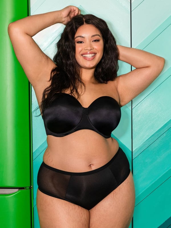 Curvy Kate Smoothie Strapless Moulded Bra. With an inner sling to keep the cup rounded and supported. Features silicone strips to prevent slippage. The product is recommended for hand wash only.