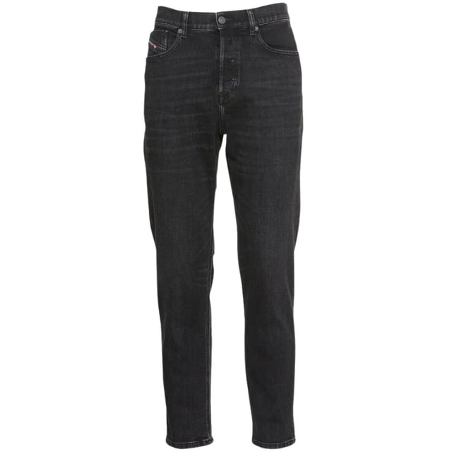 Vaqueros Diesel, cintura estándar, pernera cónica, bragueta de botones, 99 % algodón, 1 % elastano. Jeans Negros Lavados, Jeans Negros Diesel