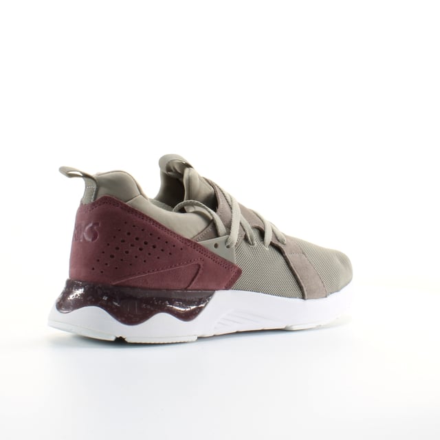 Cuando necesite una combinación de estilo y comodidad, no busque más que los zapatos Gel-Lyte® V SANZE. Esta versión de 2017 viene con una superposición de la parte superior de malla y de ante, asumiendo elementos de diseño que miran hacia atrás en la herencia de ASICS Tiger. Un estilo popular entre hombres y mujeres por igual, este clásico de ropa de calle presenta una amortiguación de gel visible, para absorber efectivamente el choque y protege los pies de los movimientos de alto impacto, perfecto para el uso diario.
