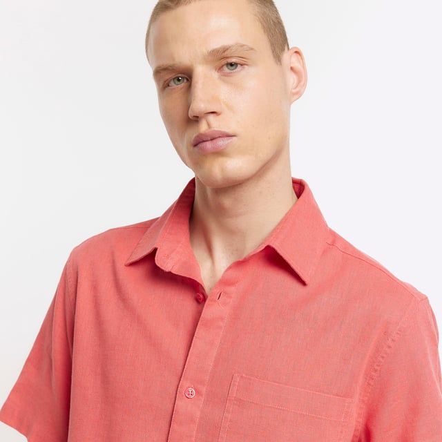 Linen blend, Chest pocket, Collared, Short sleeves, Button fastening