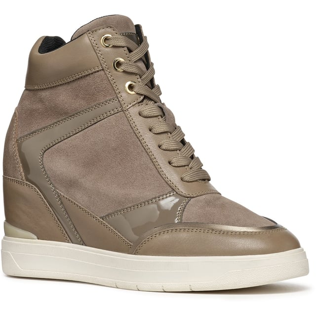 Maurica is a lace-up sneaker for women with a built-in wedge that delivers well-being and comfort as you walk. Crafted from suede and supple nappa, it taps into an active aesthetic and is bound to bring modern dynamism to urban-casual dressing.