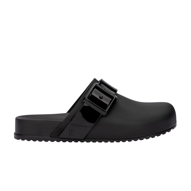 Melissa's family of comfortable and anatomical products continues to grow and of course, the minis' little feet couldn't be left out. The Mini Melissa Cozy Clog, in addition to being one of the biggest trends, also has a DNA that offers a lot of comfort for your mini's moments of extraordinary adventures.