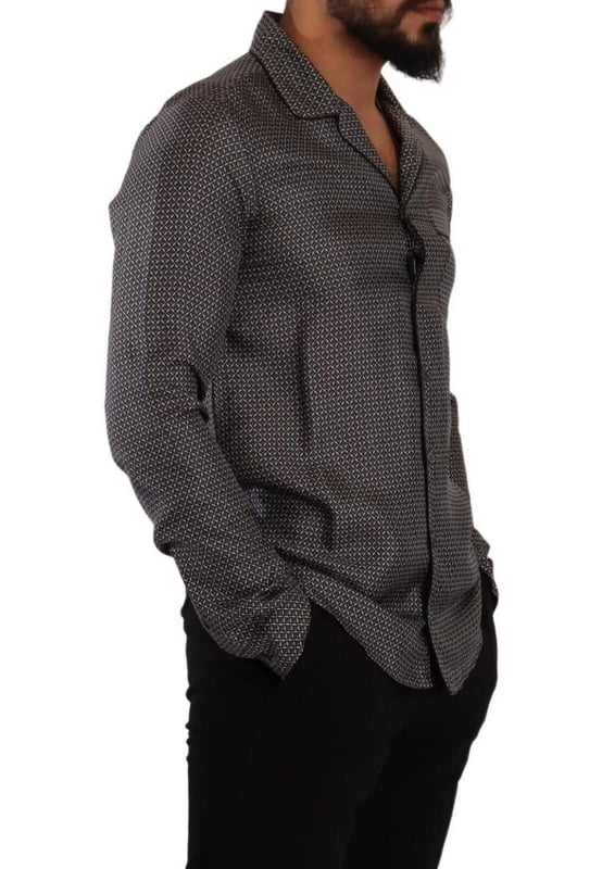 Model: Button down shirt
  Fitting: Slim fit
  Material: 100% Silk
  Colour: Grey
  Front button closure
  Logo Details
  Made in Italy