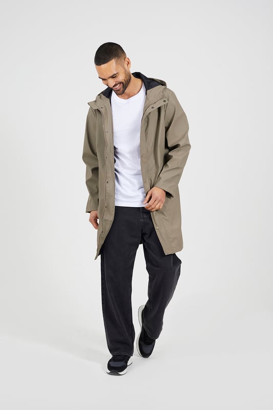 Designed for practicality this parka style jacket from Brave Soul is crafted from durable rubberised fabric, offering weather protection while maintaining a modern, sleek look. Featuring a popper fastening for added convenience and secure closure, and two lower pockets, perfect for storing your essentials. Shop now and elevate your outerwear game with this must-have coat. Model wears UK size M.
