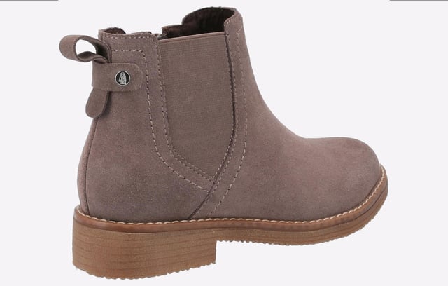 Women's water resistant suede leather modern dealer boot in stylish design. Maddy features cosy fleece lining and a cushion comfort memory foam insole. These Chelsea boots have an inside-zip and elastic gusset for comfortable wear.
-Water Resistant Real Suede Upper-Elastic gusset for extra give-Cosy fleece lining with leather collar-Cushion comfort memory foam insole-Functioning inside zip-Flexible hardwearing TPR sole