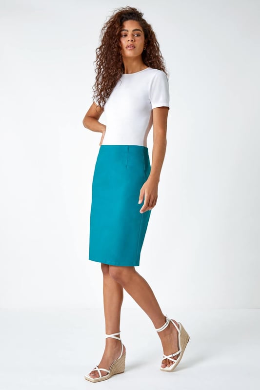 Elastic waist pull on skirt outlet