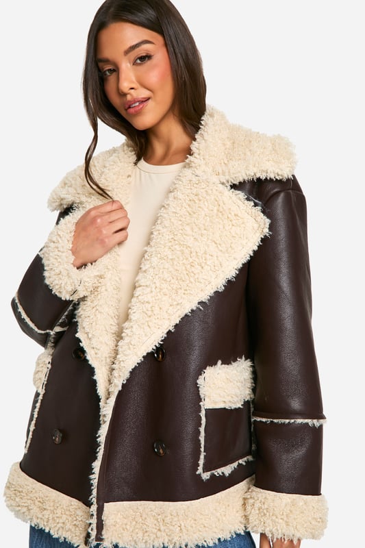 Wrap up in the latest coats and jackets and get out-there with your outerwearBreathe life into your new season layering with the latest coats and jackets from boohoo. Supersize your silhouette in a padded jacket, stick to sporty styling with a bomber, or protect yourself from the elements in a plastic raincoat. For a more luxe layering piece, faux fur coats come in fondant shades and longline duster coats give your look an androgynous edge.