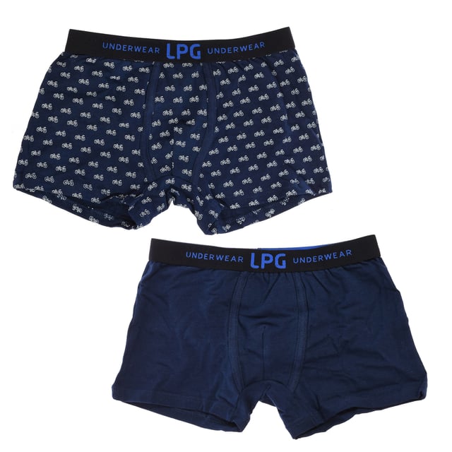 Set-2 Boxers.
 Kleur Blauw - gedessineerd blauw
 Elastische tailleband met geborduurd logo.
 ademende stof
 Anatomische voorkant met de mogelijkheid om vast te houden zonder te knellen.
 Naden in toon zichtbaar.

 Samenstelling: 95% Katoen, 5% Elastaan

 Onderhoud:
 - Wassen op max. 30º.
 - Niet bleken.
 - Niet in de droger.
 - Niet strijken.
 - Niet chemisch reinigen.
 Samenstelling: 95% Katoen, 5% Elastaan
 Onderhoud:
Onderhoud:
 - Wassen op max. temperatuur. 30º.
 - Geen bleekmiddel gebruiken.
 - Niet in de droger.
 - Niet strijken.
 - Niet chemisch reinigen.