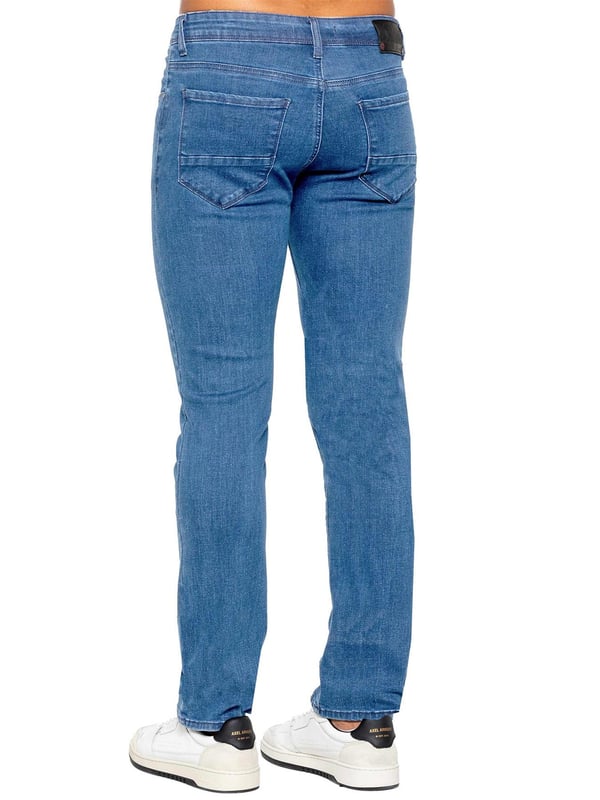 Descubre el máximo confort y estilo con los jeans de pierna recta de ETO, que cuentan con una conveniente bragueta con cremallera, un diseño funcional de 5 bolsillos y botones y remaches de marca distintiva. Prepárate para enfrentar el día con facilidad y confianza con estos jeans cómodos sin esfuerzo.