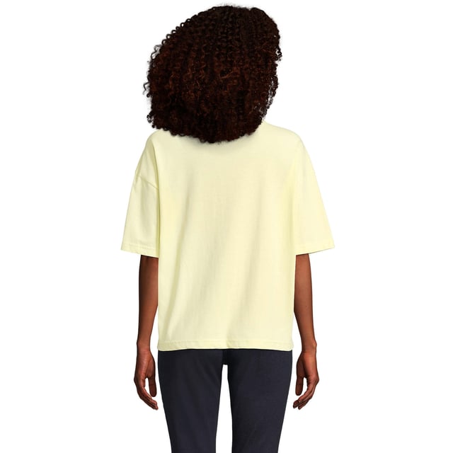 100% Organic Cotton. Fabric: Combed. Design: Plain. Neckline: Crew Neck, Ribbed Collar. Fit: Oversized. Sleeve-Type: Short-Sleeved. Side Seams, Taped Neck, Twin Needle Stitching, Unbranded Size Label. 180gsm. Sustainability: Amfori, BSCI, Fair Wear Approved, Oeko-Tex Standard 100 Certified, PETA-Approved Vegan, REACH.