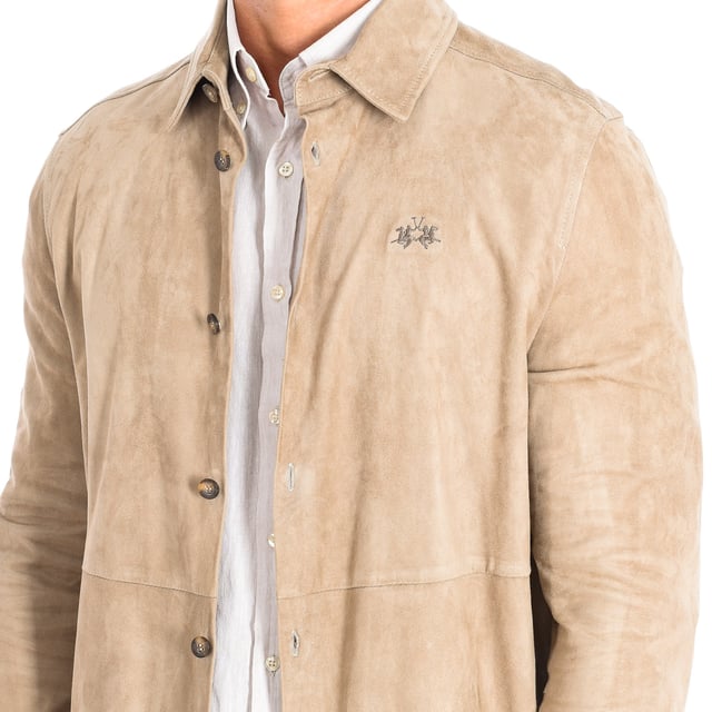 Long sleeve jacket La Martina.
 Beige
 Regular cut that adapts perfectly to any type of silhouette.
 Lapel collar.
 Main button closure.
 Embroidered logo on the front.
 Cuffs with button closure.
 Velvety fabric.
 Seams seen in tone.

 Composition: 100% Leather.

 - Wash maximum at 30ºC.
 - Iron at medium temperature, max. 110ºC.
 - Do not use a dryer.
 - Does not accept bleach.
 Composition: 100% Leather.
 Care:
- Wash maximum at 30ºC.
 - Iron at medium temperature, max. 110ºC.
 - Do not use a dryer.
 - Does not accept bleach.