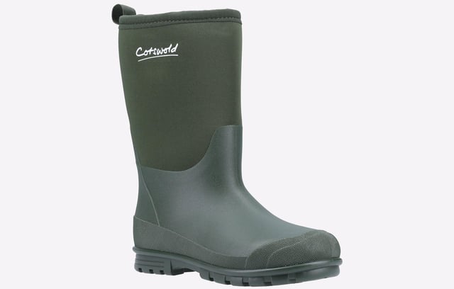 Hilly Neoprene from Cotswold, is the perfect childrens welly for all weather conditions. With fully waterproof neoprene for excellent warmth and comfort.
- 100% Waterproof- Pull On Loop- Lightweight sole- Reinforced toe and heel- Easy to clean overlay- 3mm Neoprene
