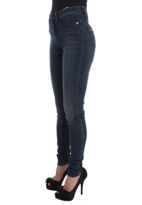 Jeans CoSTUME NATIONAL CNC de corte Slim Fit con detalles de logo  
  Nuevos con etiquetas  
  100% auténticos  
  Estilo de corte ajustado  
  Color: Azul  
  Material: 74% Algodón 24% Nylon  
  Cierre: Cremallera y botón  
  Detalles del logo  