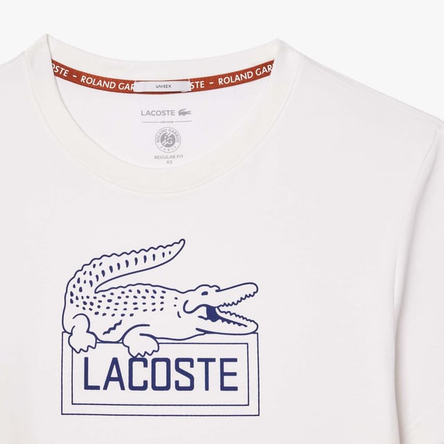 Unisex Lacoste Sport Ultra-Dry Sport Roland Garros Edition Tennis T-shirt - Organic cotton jersey fabric - Regular fit  straight cut  - Lacoste print on front - Co-branded neck trim - Silicone crocodile at hem - TH9068-001