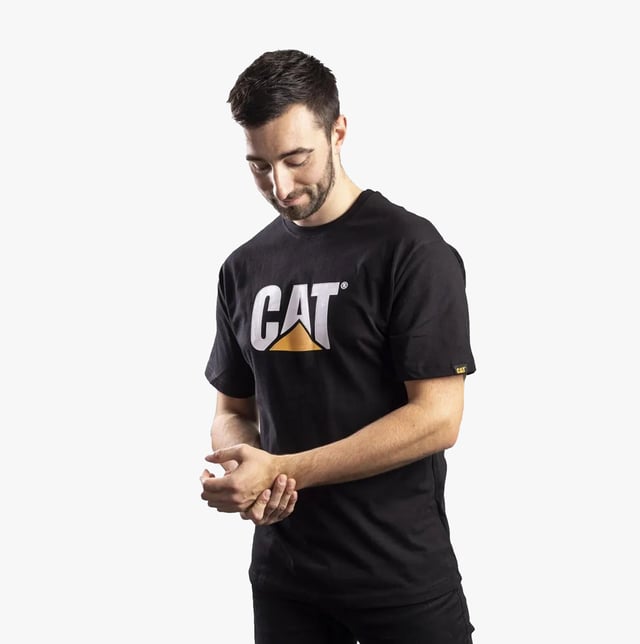 CAT WARENZEICHEN LOGO Herren Baumwoll T-Shirt Schwarz

Verschluss: Pull-On

Eigenschaften: Komfort

Artikelgewicht: 0,25 KG

Einzel- oder Mehrpack?: Einzel

Geschenkverpackung: Nein

Materialzusammensetzung: Baumwolle

Kleidungsmerkmale: CAT-Logo auf der Brust, Rippdetails mit Spandex, etikettenfreier Rücken für Komfort
Produktcode: 25301-42086