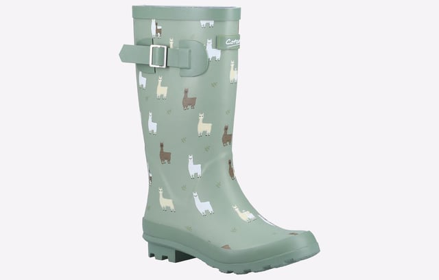 Farmyard knee-length wellington for juniors who are looking to make a splash! The memory foam footbed gives that extra bit of comfort too.
- Memory foam footbed- Rubber upper- Textile lining- Rubber traction sole unit with chunky cleated heel