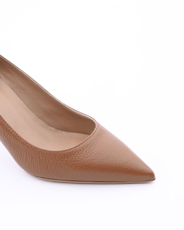 19V69 Italia Womens Pump INES65 Bottolato Cuoio By: 19V69 Italia - Detail: INES65 BOTTOLATO CUOIO - Colour: Tan - Composition: 100% LEATHER - Sole: 100% TUNIT - Heel: 6.5 cm - Made: ITALY
