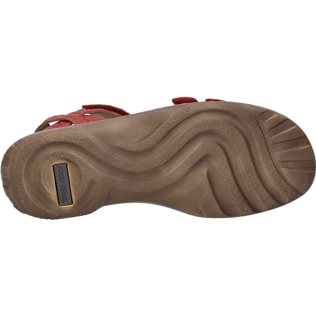 Het rundsleer zorgt voor duurzaamheid. Ons klittenband maakt een goede grip en een eenvoudige instap in de schoen. Het model is bovendien voorzien van een nauwkeurige handnaad. Met de G-schoenwijdte is de sandaal Debra 62 zeer comfortabel voor de voet. Waar u ook gaat, dit alledaagse model Debra 62 vergezelt u door dik en dun.