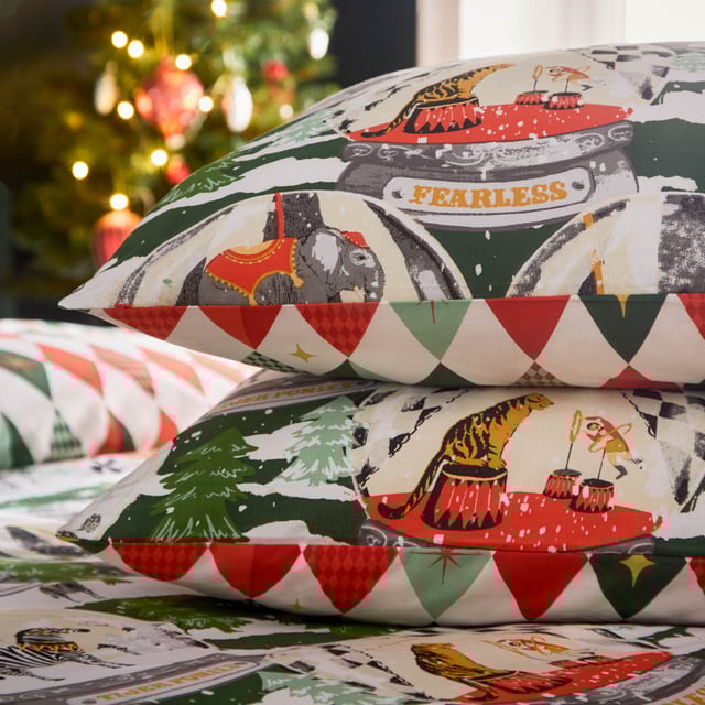 Welcome to the show! Presenting an enchanting collection of scenic snow globes inspired by the circus and festive fairgrounds. This fabulous extravaganza features festive characters and wandering exotic animals, because what’s life without whimsy? Perfect for themed Christmas bedrooms, the Showtime duvet cover set is complete with a harlequin diamond reverse for an alternative look.